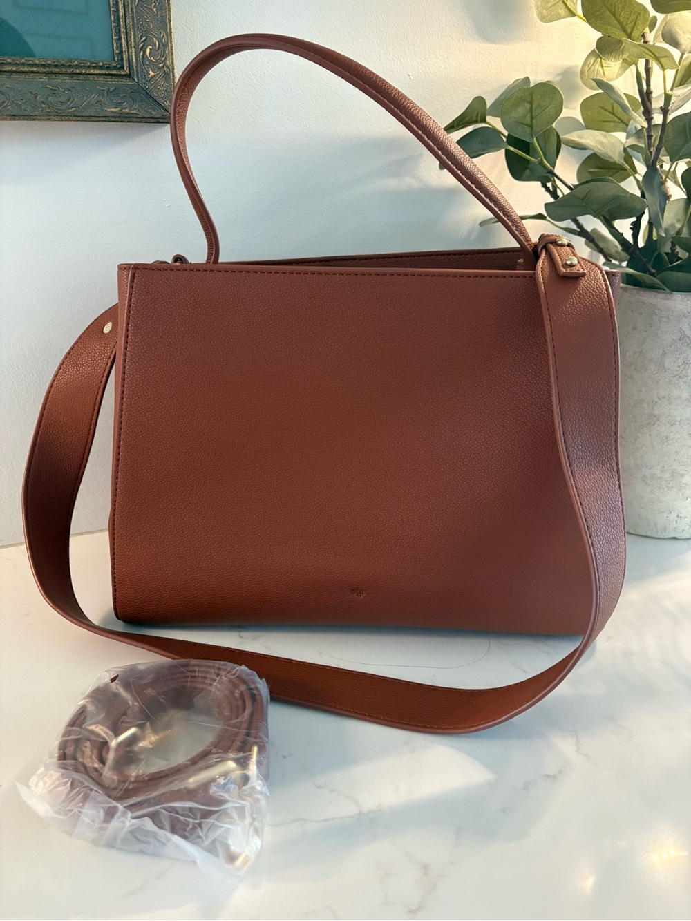 Everyday Structured Shoulder Bag in Cognac
